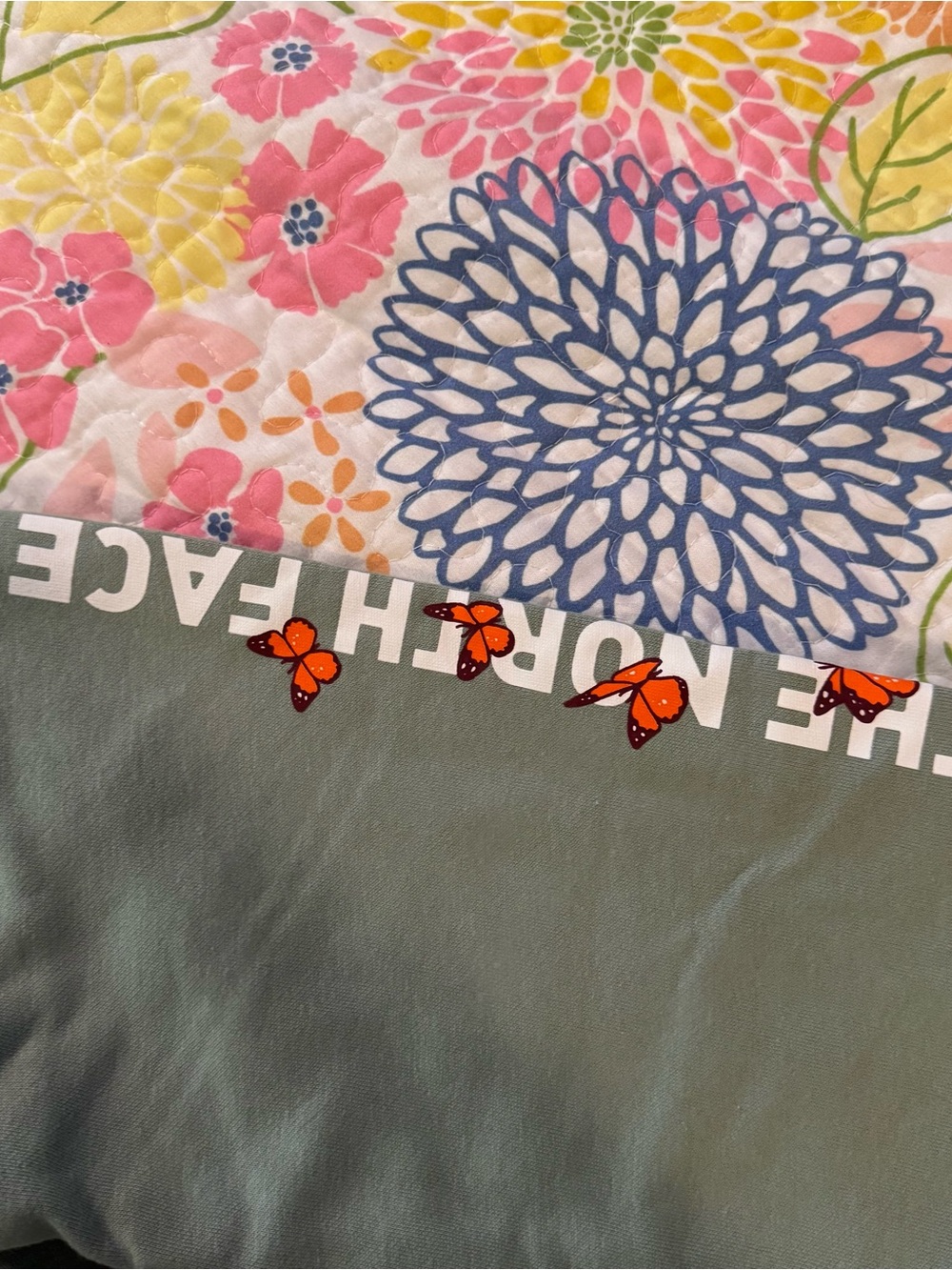 New small the north face butterfly sweatshirt - Picture 3 of 4